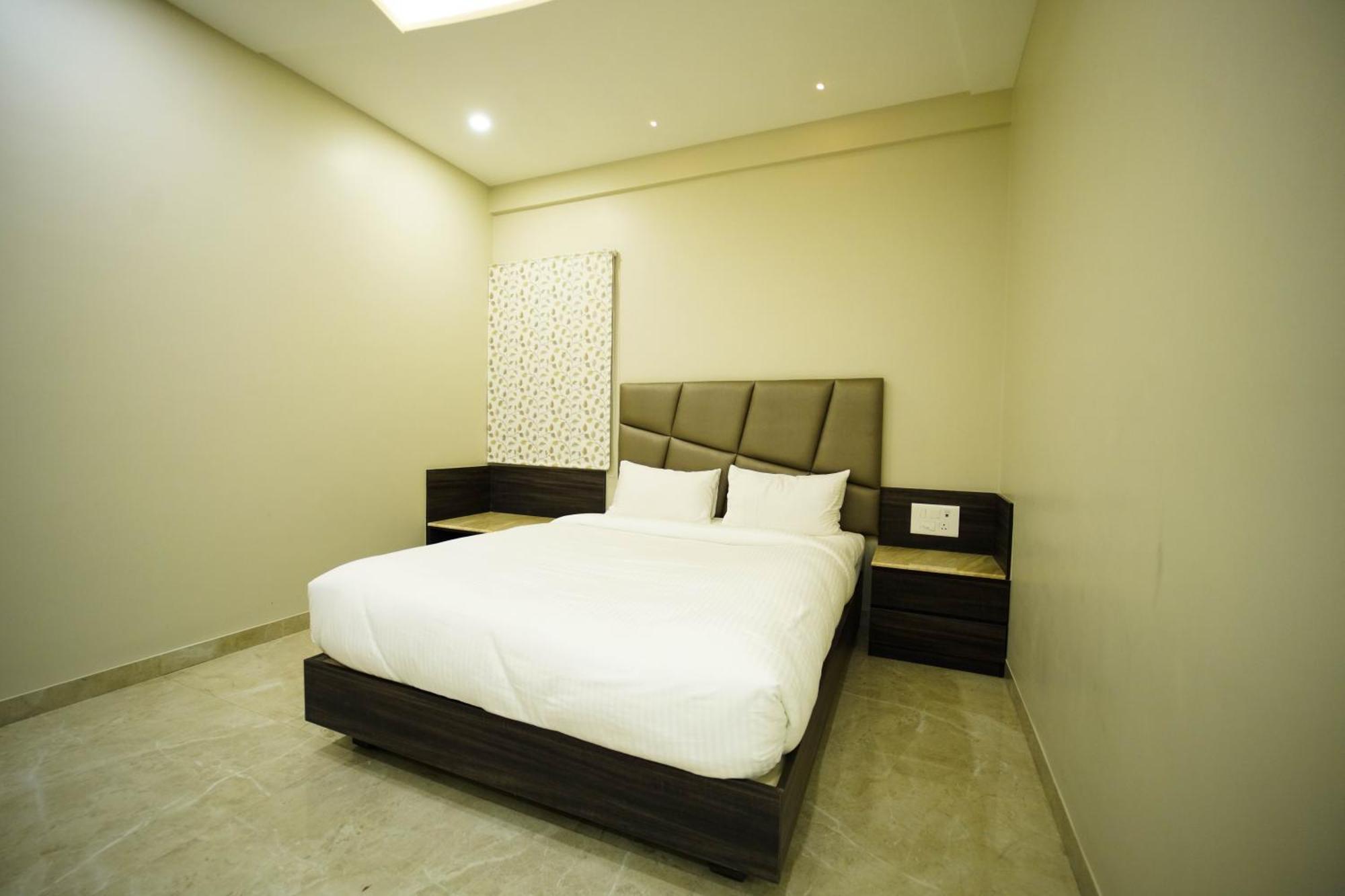 Sun Shine Hotel Bangalore Exteriör bild