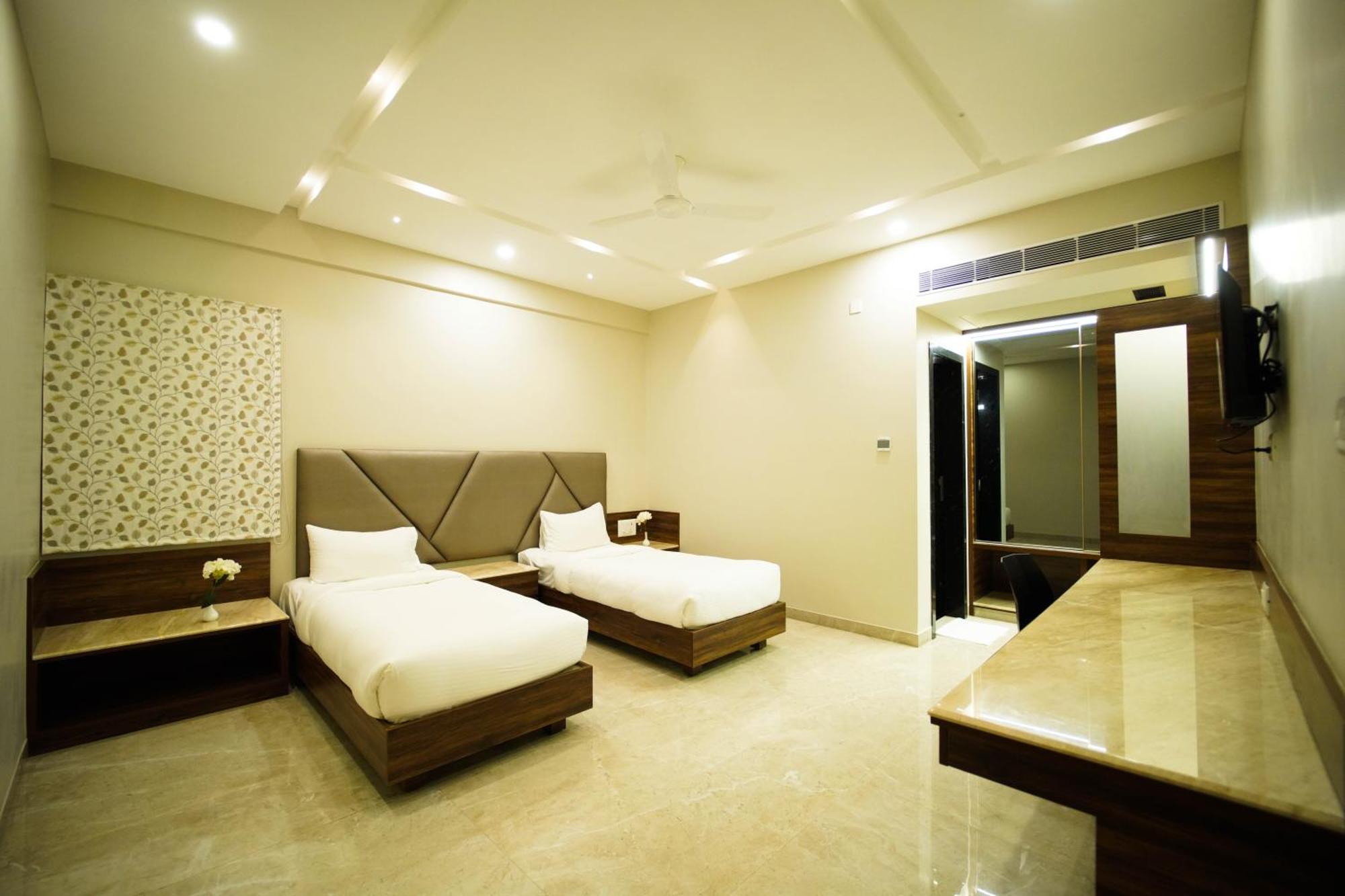 Sun Shine Hotel Bangalore Exteriör bild