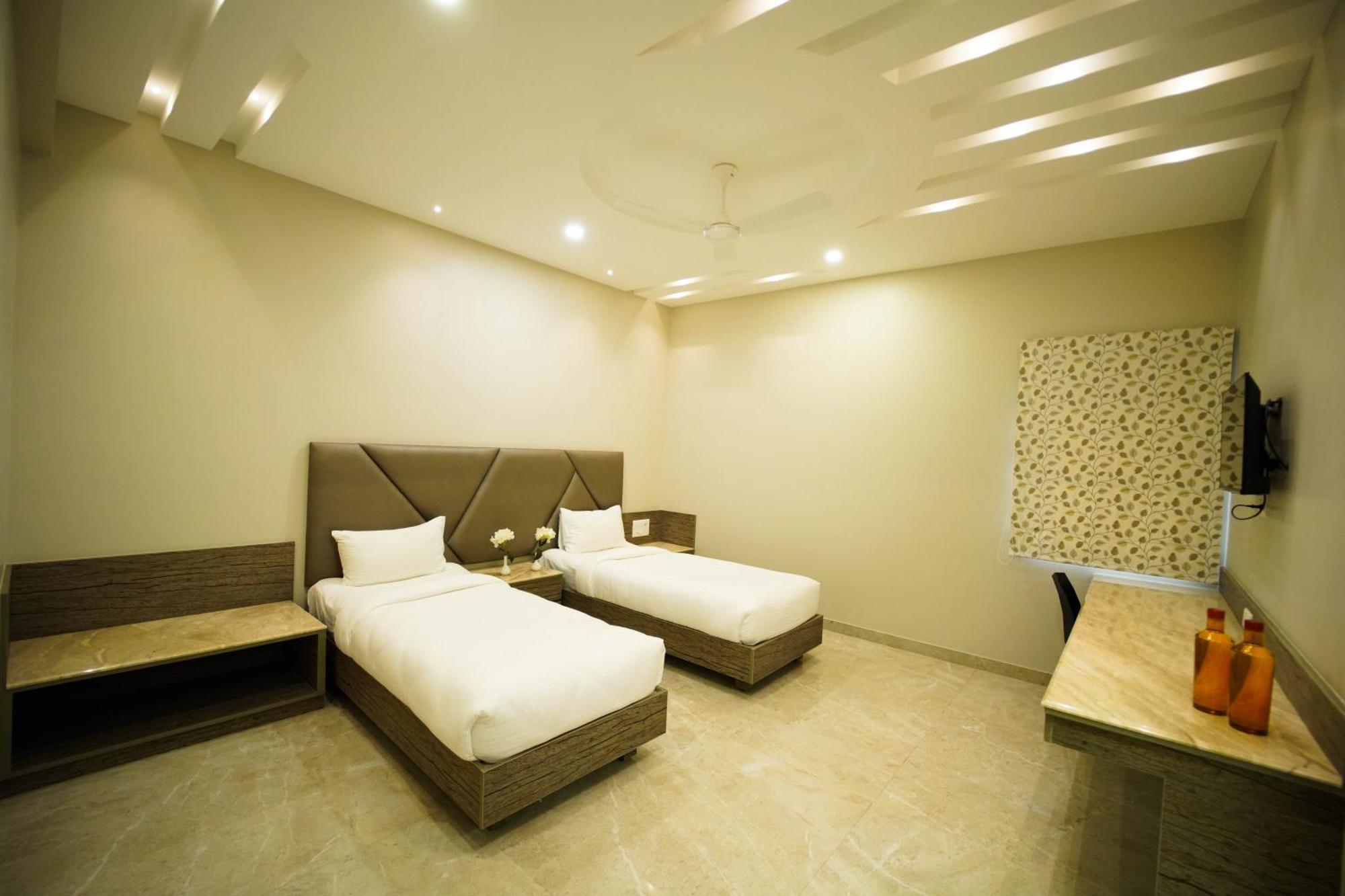 Sun Shine Hotel Bangalore Exteriör bild