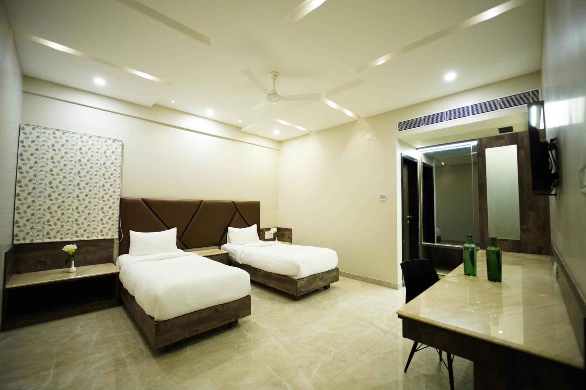 Sun Shine Hotel Bangalore Exteriör bild