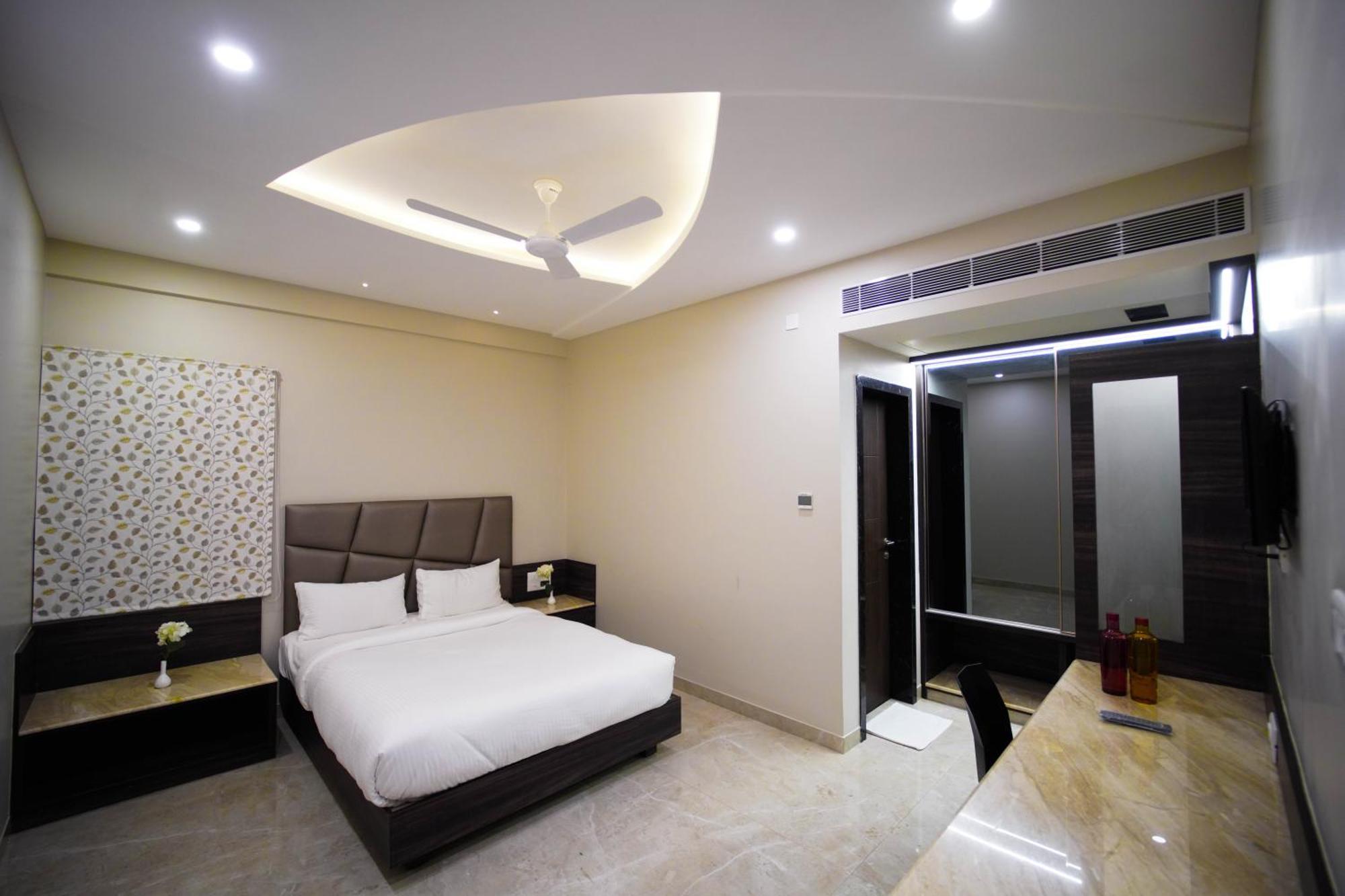 Sun Shine Hotel Bangalore Exteriör bild